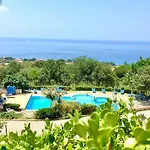 Aparthotel Naturamare - Piscina Idromassaggio Con Vista Mare Aperta Fino Alle Ore 22-00 Capo Vaticano
