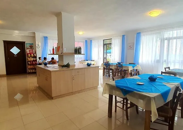 Naturamare - Piscina Idromassaggio Con Vista Mare Aperta Fino Alle Ore 22-00 Apartmanhotel 3*