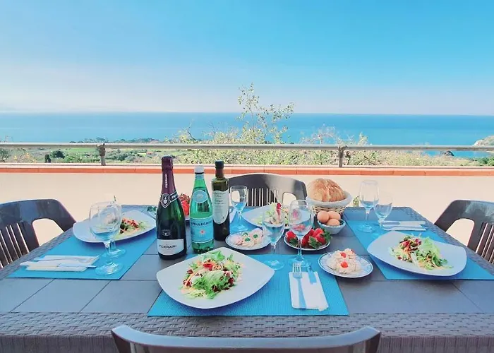 Naturamare - Piscina Idromassaggio Con Vista Mare Aperta Fino Alle Ore 22-00 Apartmanhotel Capo Vaticano