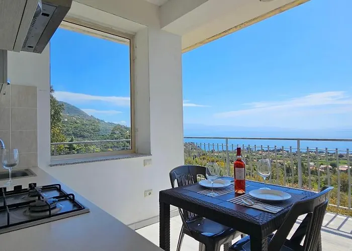Naturamare - Piscina Idromassaggio Con Vista Mare Aperta Fino Alle Ore 22-00 3* Capo Vaticano