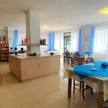 Naturamare - Piscina Idromassaggio Con Vista Mare Aperta Fino Alle Ore 22-00 Apartmanhotel 3*