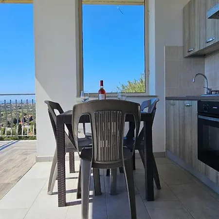 Naturamare - Piscina Idromassaggio Con Vista Mare Aperta Fino Alle Ore 22-00 Apartmanhotel 3*