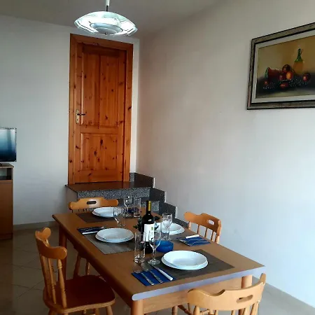 Naturamare - Piscina Idromassaggio Con Vista Mare Aperta Fino Alle Ore 22-00 Hotel apartamentowy *