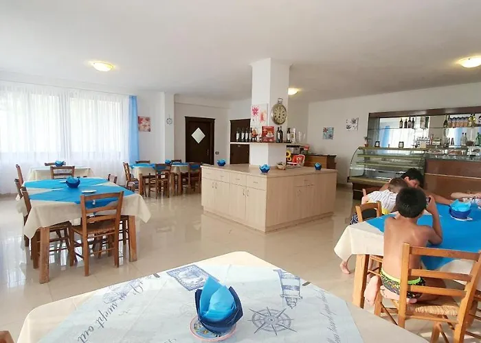 Naturamare - Piscina Idromassaggio Con Vista Mare Aperta Fino Alle Ore 22-00 3* 梵蒂冈角