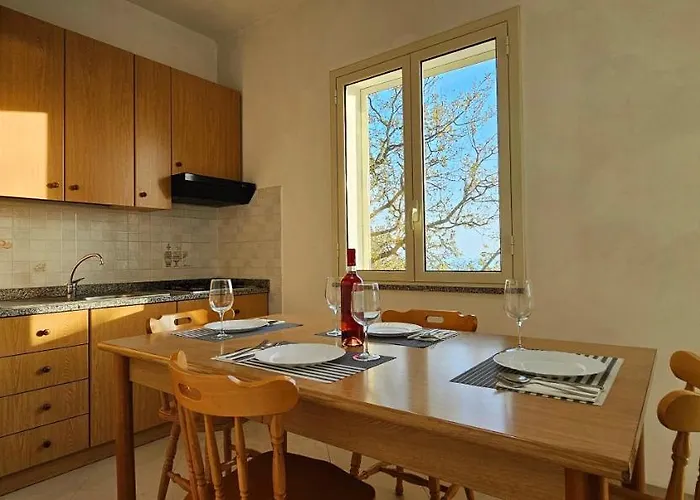 Naturamare - Piscina Idromassaggio Con Vista Mare Aperta Fino Alle Ore 22-00 公寓式酒店 3*