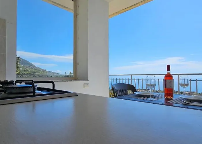 Naturamare - Piscina Idromassaggio Con Vista Mare Aperta Fino Alle Ore 22-00 3* 梵蒂冈角