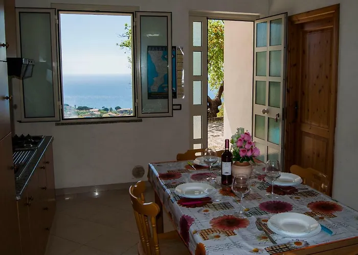 Naturamare - Piscina Idromassaggio Con Vista Mare Aperta Fino Alle Ore 22-00 梵蒂冈角