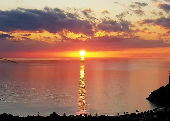 Naturamare - Piscina Idromassaggio Con Vista Mare Aperta Fino Alle Ore 22-00 3* קאפו ואטיצ'אנו