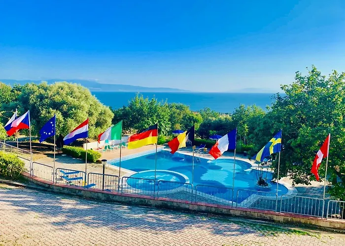 Naturamare - Piscina Idromassaggio Con Vista Mare Aperta Fino Alle Ore 22-00 3* קאפו ואטיצ'אנו