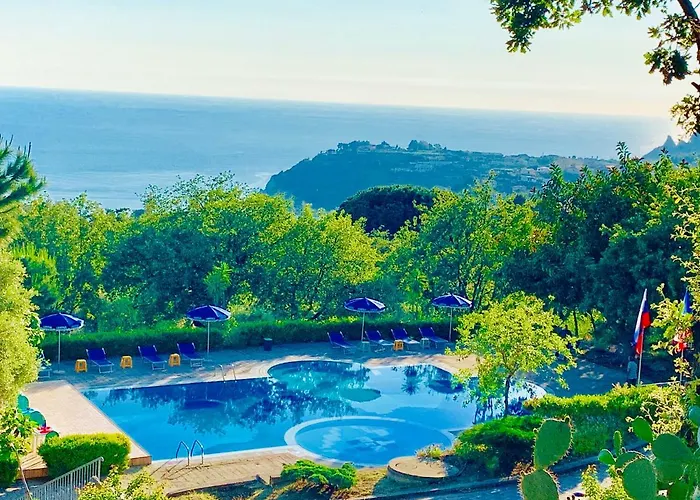 מלון דירות Naturamare - Piscina Idromassaggio Con Vista Mare Aperta Fino Alle Ore 22-00 3*